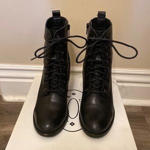 Steve Madden Lauuren Black Leather Booties Size: 8